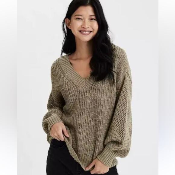 American Eagle Outfitters Olive Green Oversized Chunky Knit V-Neck Sweater - Picture 1 of 6